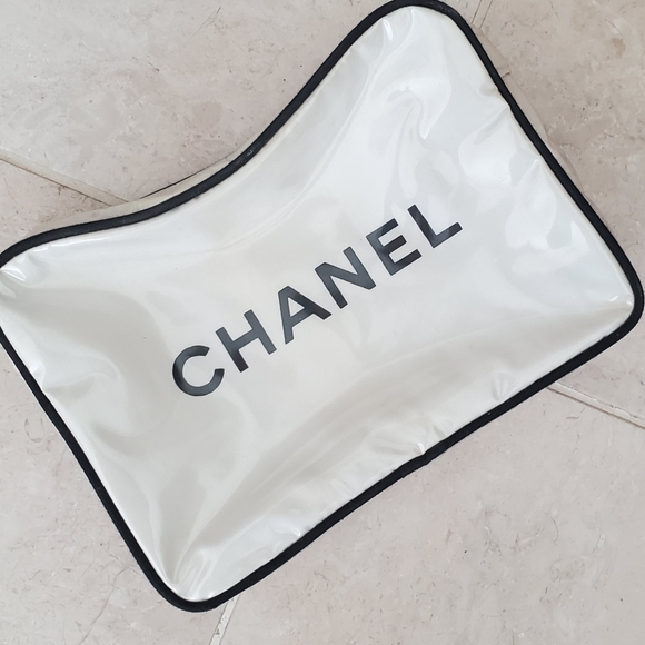 AUTHENTIC VINTAGE CHANEL MAKEUP / COSMETIC PURSE / BAG - Picture 2 of 11